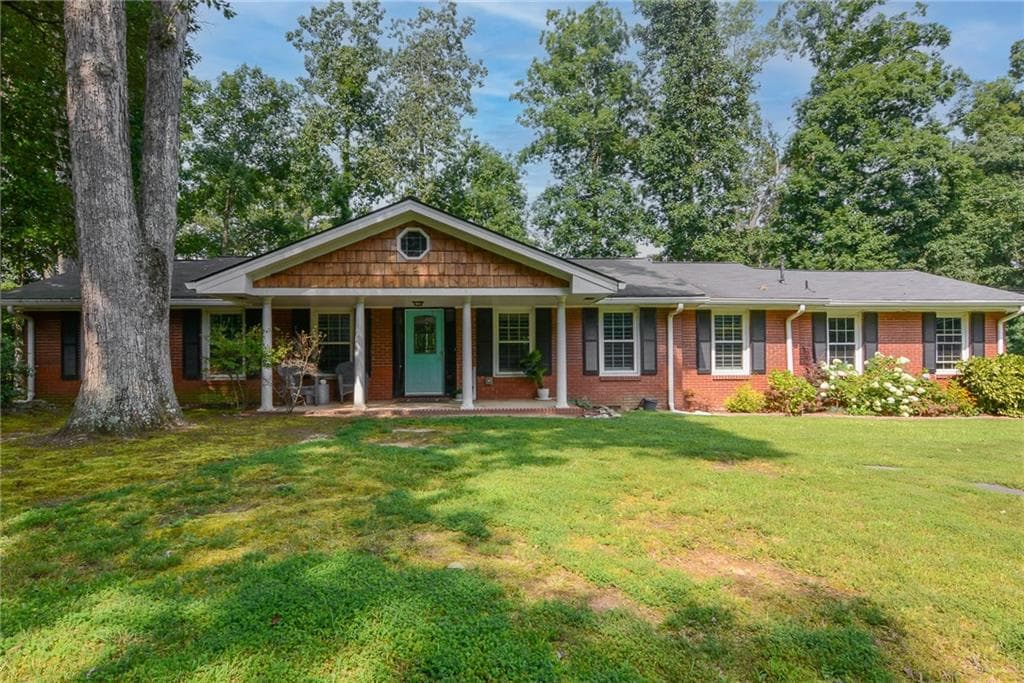3 bedroom, 2 bathroom, 1,566 sq ft single family residence sold at 2534 BROOKDALE Drive, Atlanta, GA 30345