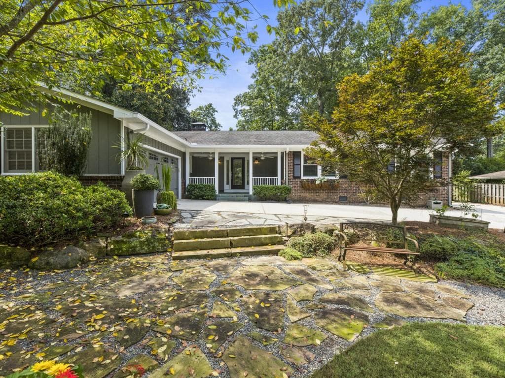 2349 Kingsgate Court, Dunwoody, GA 30338 — most recent listing photo