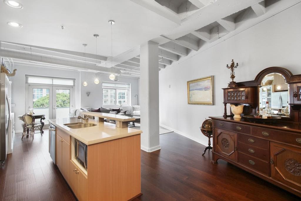 1 bedroom, 1 bathroom, 1,175 sq ft condominium sold at 805 Peachtree Street 406, Atlanta, GA 30308