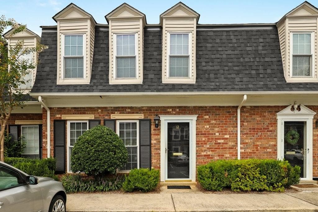2 bedroom, 3 bathroom, 1,320 sq ft condominium sold at 12 George Wythe Place, Atlanta, GA 30318