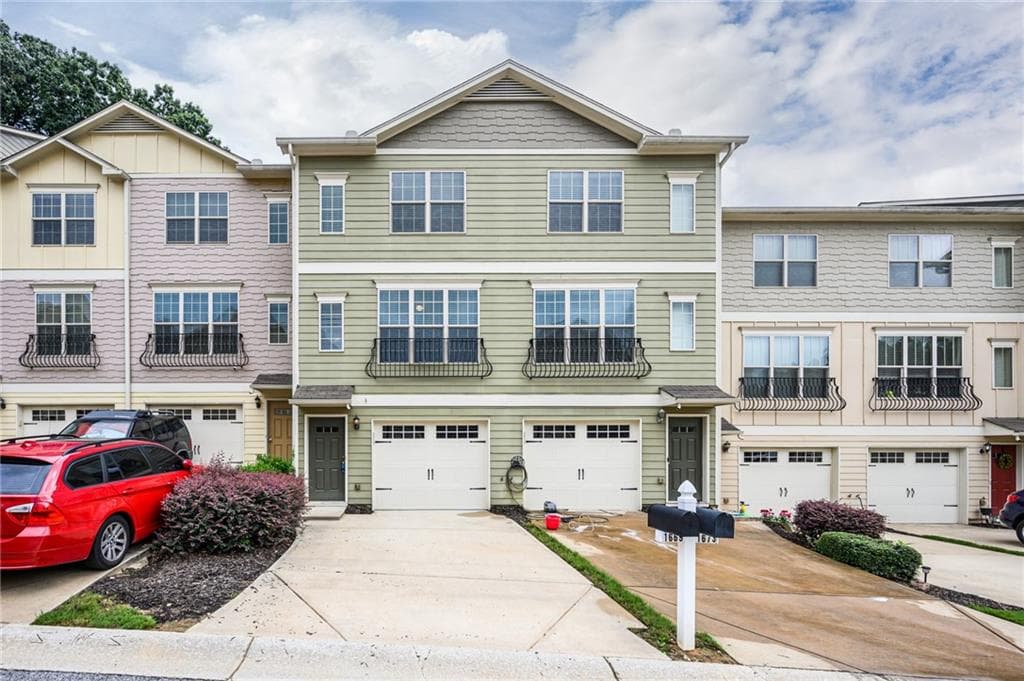 3 bedroom, 4 bathroom, 1,248 sq ft townhouse sold at 1669 Liberty Parkway, Atlanta, GA 30318