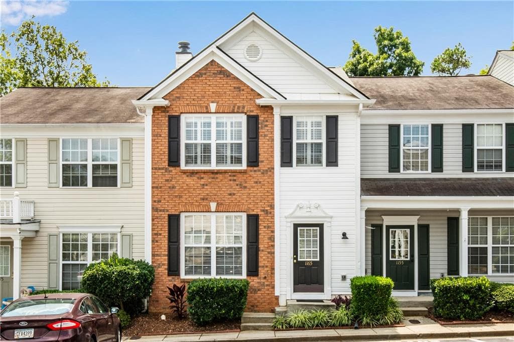 2 bedroom, 3 bathroom, 1,370 sq ft townhouse sold at 1165 Kilmington Court, Alpharetta, GA 30009