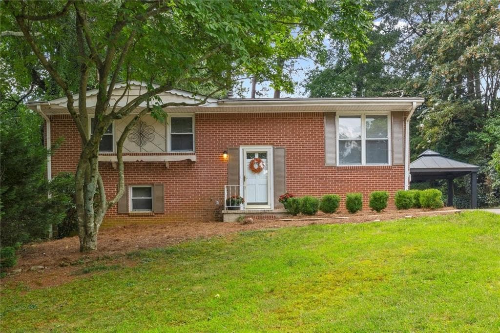 3 bedroom, 2 bathroom, 1,640 sq ft single family residence sold at 3776 Montford Drive, Atlanta, GA 30341