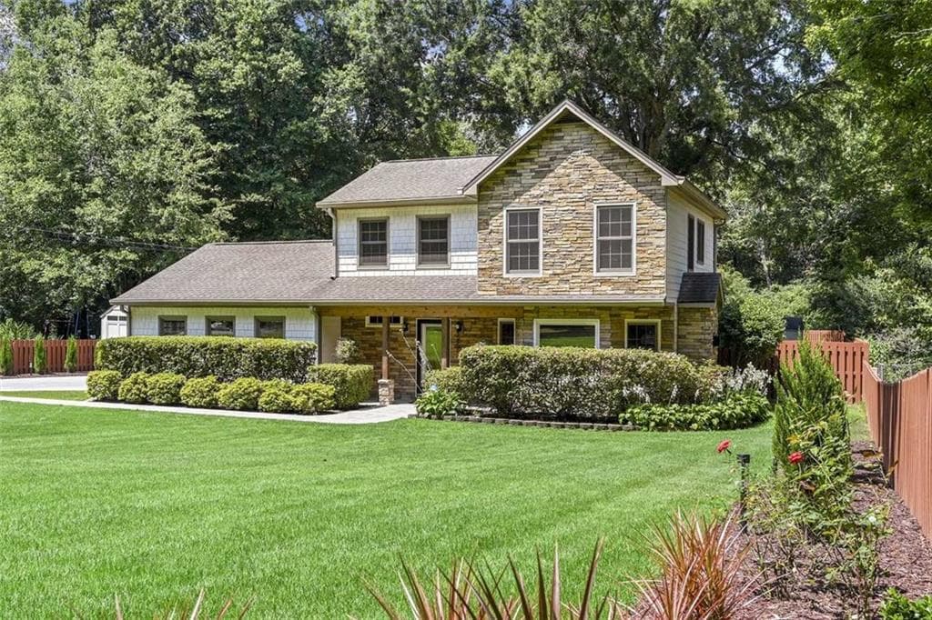 3 bedroom, 3 bathroom, 1,684 sq ft single family residence sold at 184 Mayfield Circle, Alpharetta, GA 30009