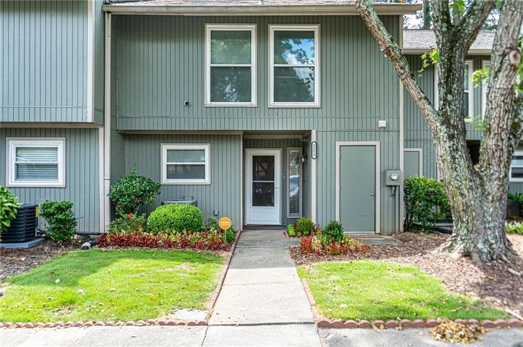 3 bedroom, 3 bathroom condominium sold at 3555 Splinterwood, Norcross, GA 30092