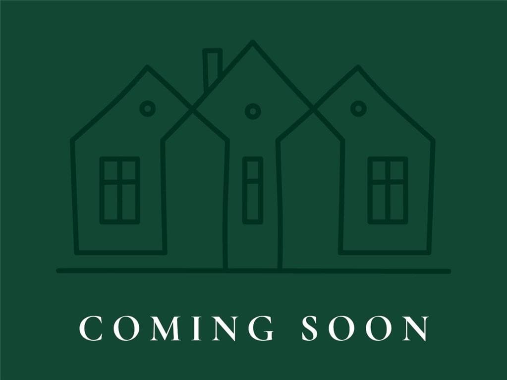 5 bedroom, 4 bathroom, 4,262 sq ft single family residence sold at 10695 Stroup Road, Roswell, GA 30075