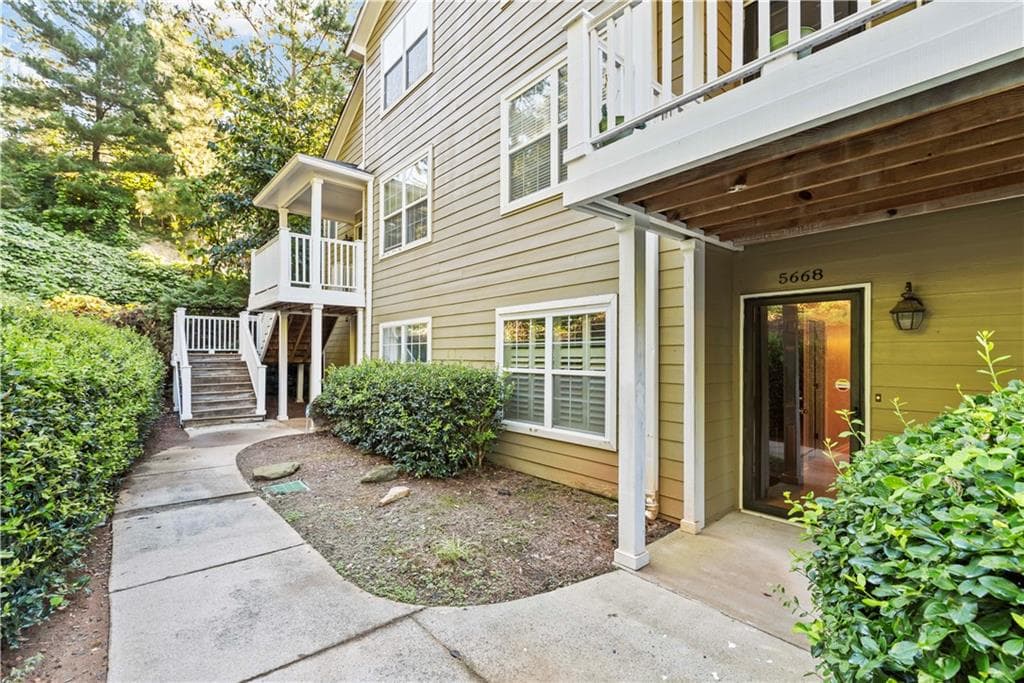 5668 River Heights Crossing, Marietta, GA 30067 — most recent listing photo
