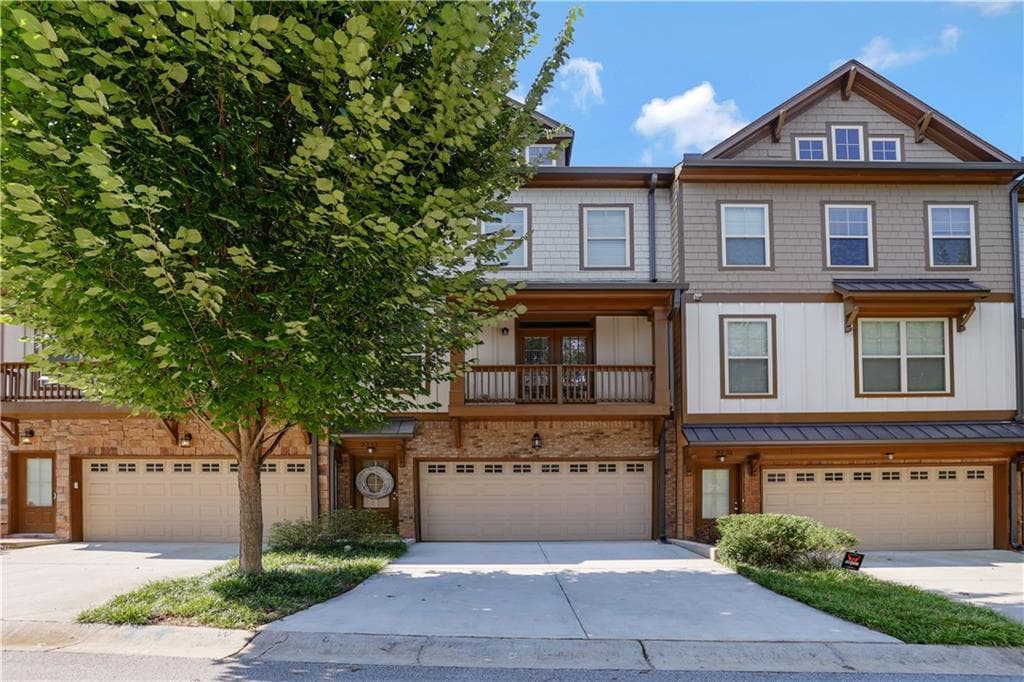 4 bedroom, 4 bathroom, 2,276 sq ft townhouse sold at 3233 Chutney Court, Decatur, GA 30032