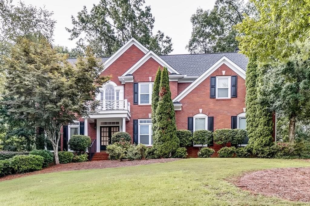525 Stonebriar Way, Atlanta, GA 30331 — most recent listing photo