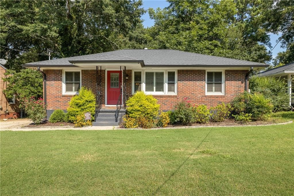 3 bedroom, 1 bathroom, 1,053 sq ft single family residence sold at 490 Greencove Lane, Atlanta, GA 30316