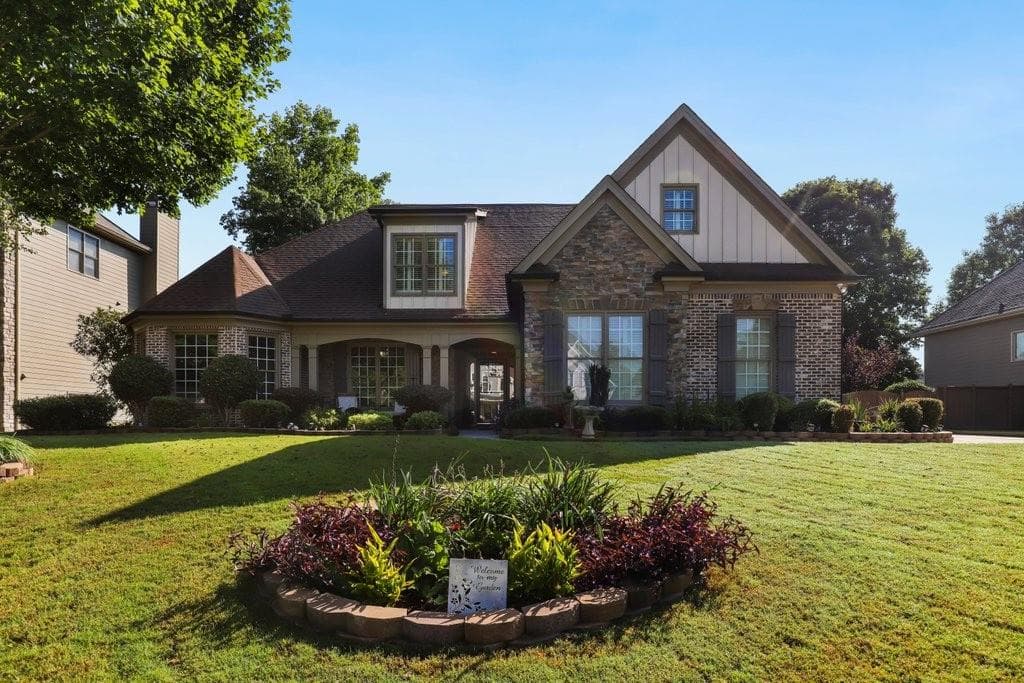 4 bedroom, 3 bathroom, 2,689 sq ft single family residence sold at 1748 Silvergrass Lane, Grayson, GA 30017