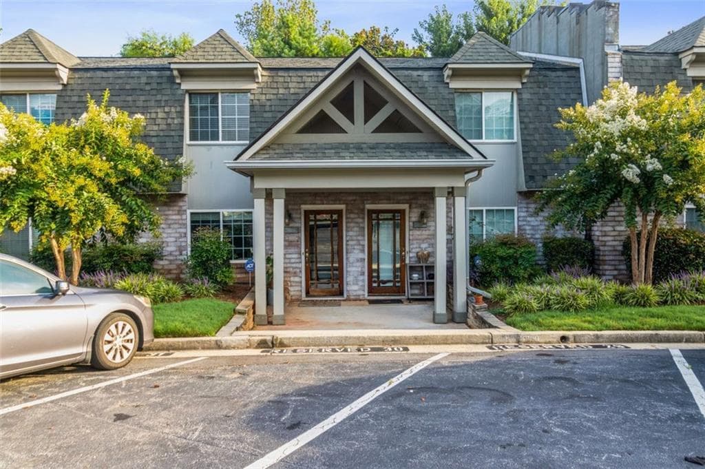 2 bedroom, 2 bathroom, 986 sq ft condominium sold at 193 RONDAK Circle, Smyrna, GA 30080