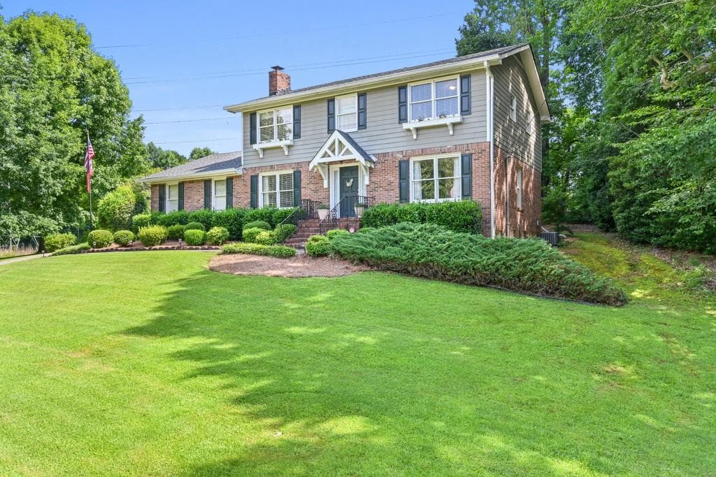 2440 Kingsglen Court, Dunwoody, GA 30360 — most recent listing photo