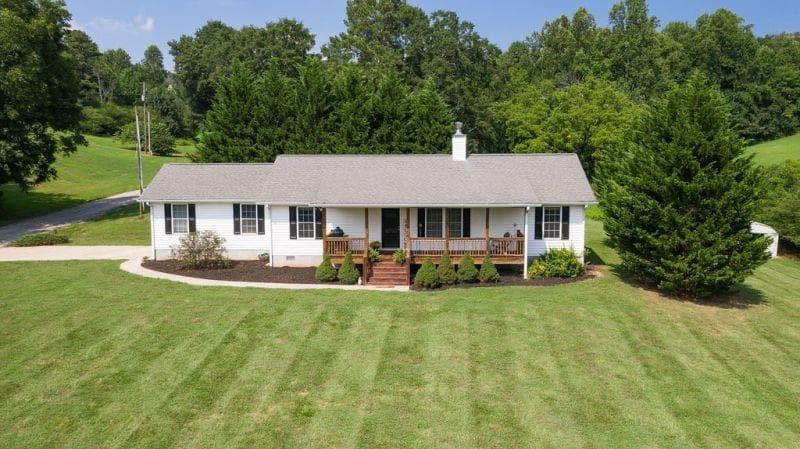 28 Colonel Stringer Road, Murrayville, GA 30564 — most recent listing photo