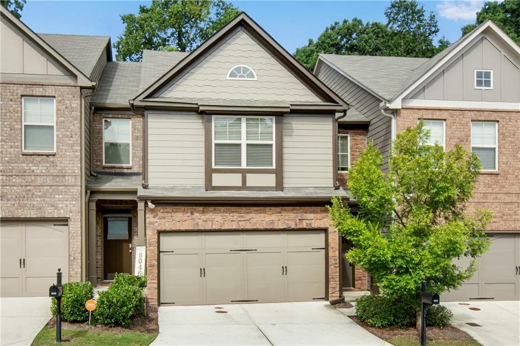 3 bedroom, 3 bathroom, 1,968 sq ft townhouse sold at 5042 Whiteoak Street, Smyrna, GA 30080