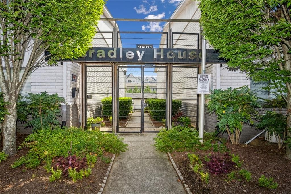 3501 Roswell 106, Atlanta, GA 30305 — most recent listing photo