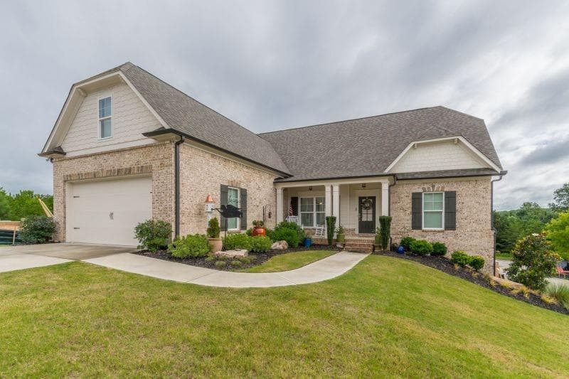 2733 Limestone Creek Drive, Gainesville, GA 30501 — most recent listing photo