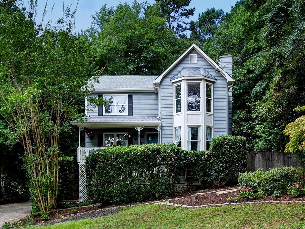 3 bedroom, 3 bathroom, 1,600 sq ft single family residence sold at 1083 Ashlin Drive, Woodstock, GA 30188