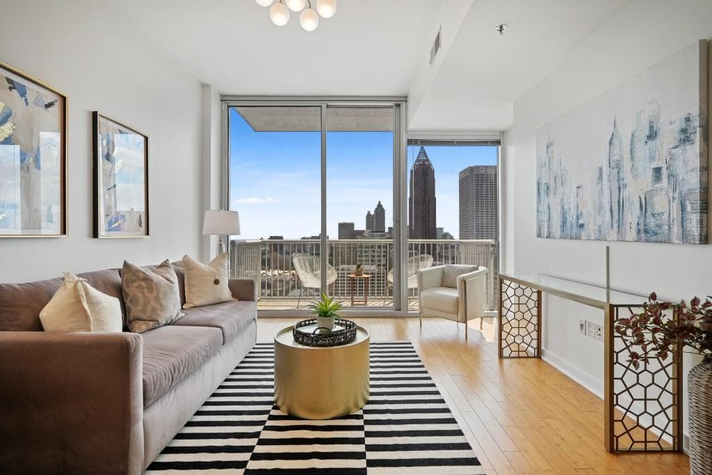2 bedroom, 2 bathroom, 1,320 sq ft condominium sold at 855 Peachtree Street 2609, Atlanta, GA 30308