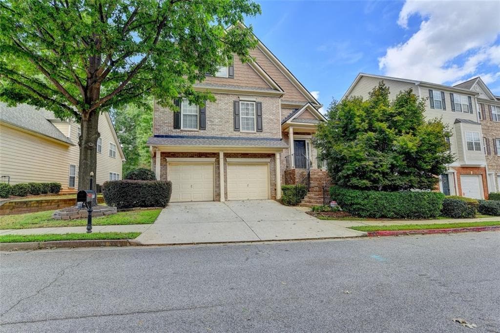 3 bedroom, 3 bathroom, 2,224 sq ft single family residence sold at 571 LANTERN WOOD Drive, Scottdale, GA 30079