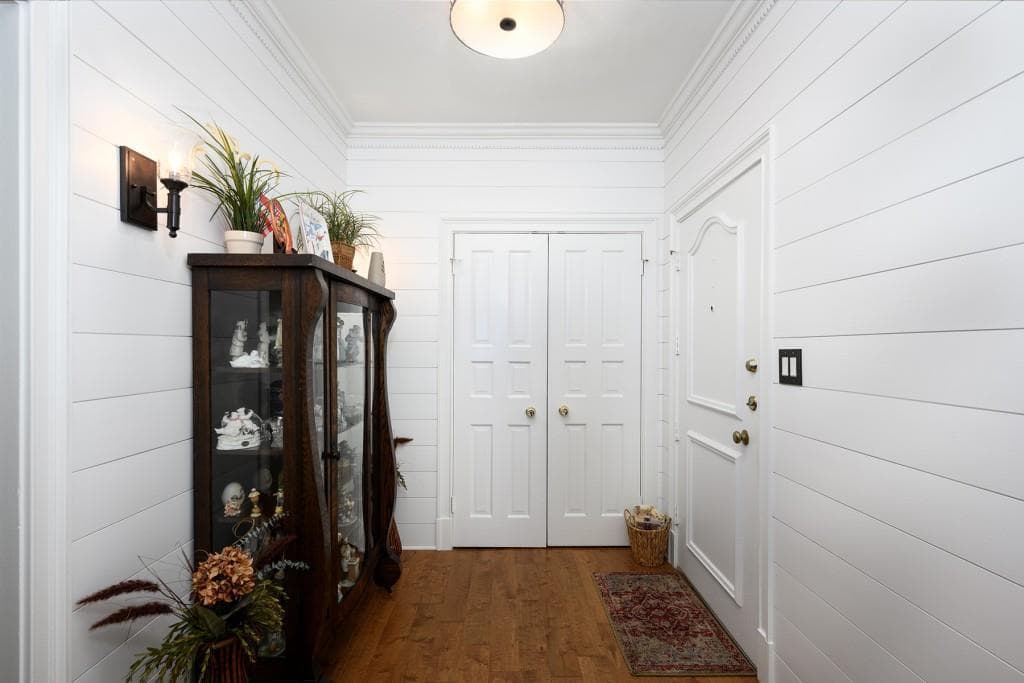 3 bedroom, 2 bathroom, 2,128 sq ft condominium sold at 3649 Peachtree Road 101, Atlanta, GA 30319