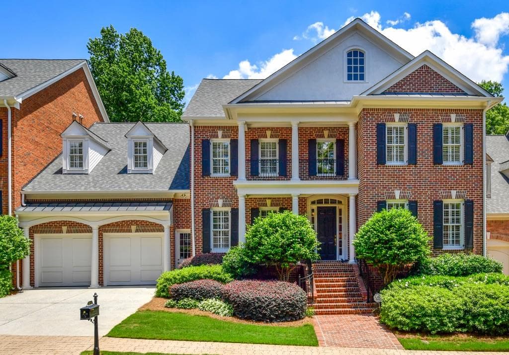 325 Enclave Circle, Sandy Springs, GA 30342 — most recent listing photo