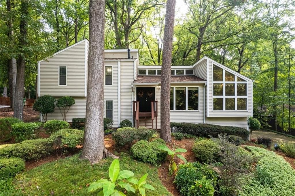 3 bedroom, 2 bathroom, 2,378 sq ft single family residence sold at 3739 Cedar Ridge Drive, Smyrna, GA 30080