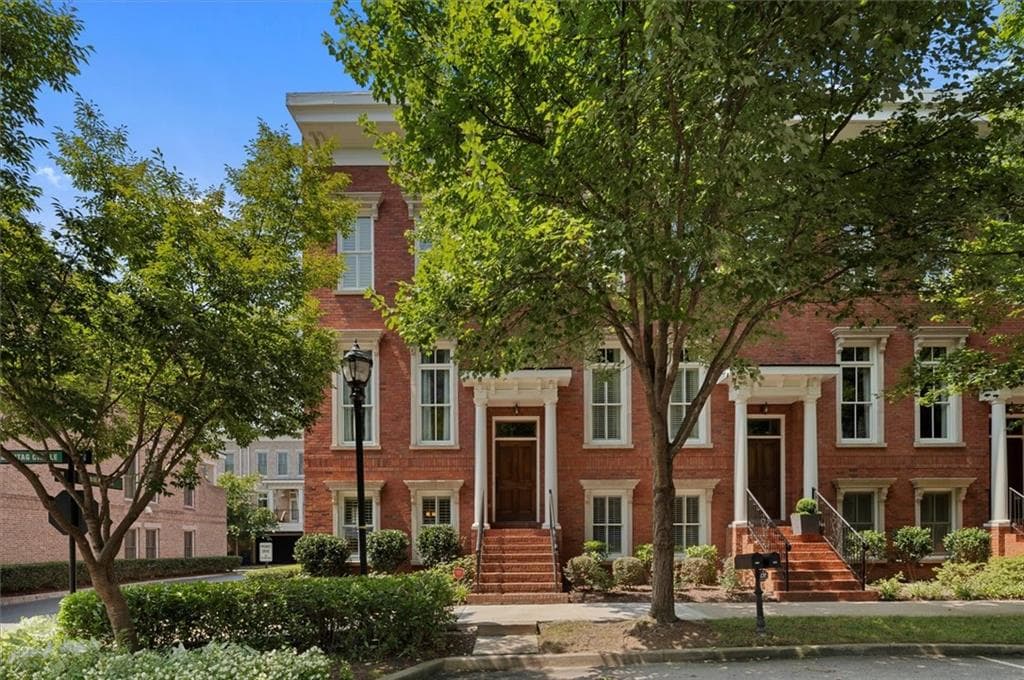 3 bedroom, 4 bathroom, 2,282 sq ft townhouse sold at 200 Montag Circle, Atlanta, GA 30307