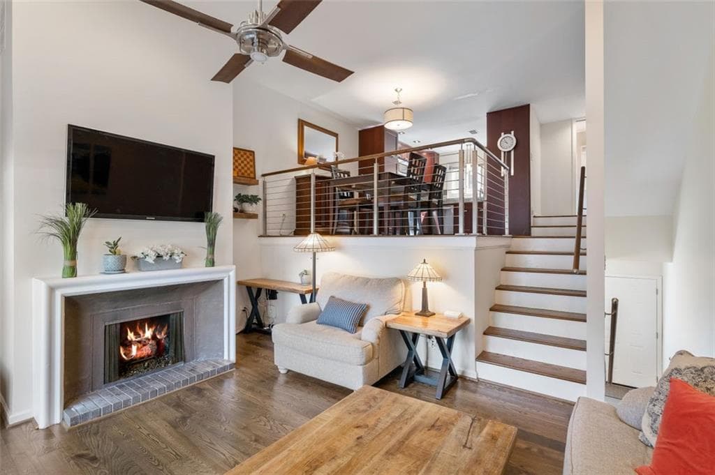 2 bedroom, 2 bathroom, 1,152 sq ft townhouse sold at 835 Glendale Terrace 2, Atlanta, GA 30308