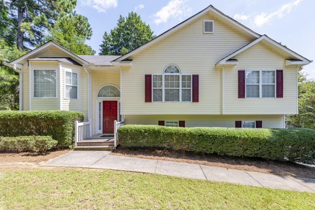 4 bedroom, 3 bathroom, 2,008 sq ft single family residence sold at 9525 Poole Road, Villa Rica, GA 30180