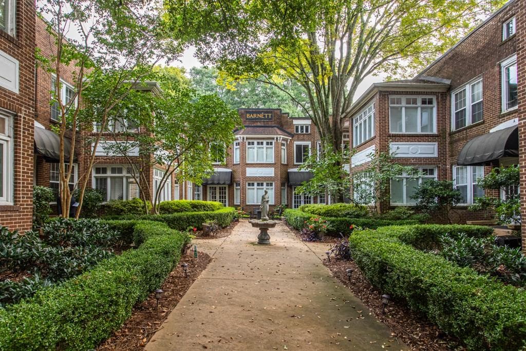 1 bedroom, 1 bathroom, 926 sq ft condominium sold at 737 Barnett Street D3, Atlanta, GA 30306