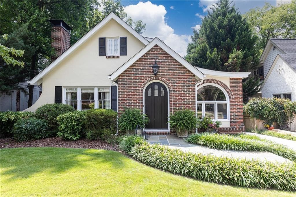 257 Peachtree Way, Atlanta, GA 30305 — most recent listing photo