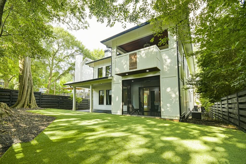 4 bedroom, 5 bathroom, 3,560 sq ft single family residence sold at 1762 Defoor Avenue, Atlanta, GA 30318