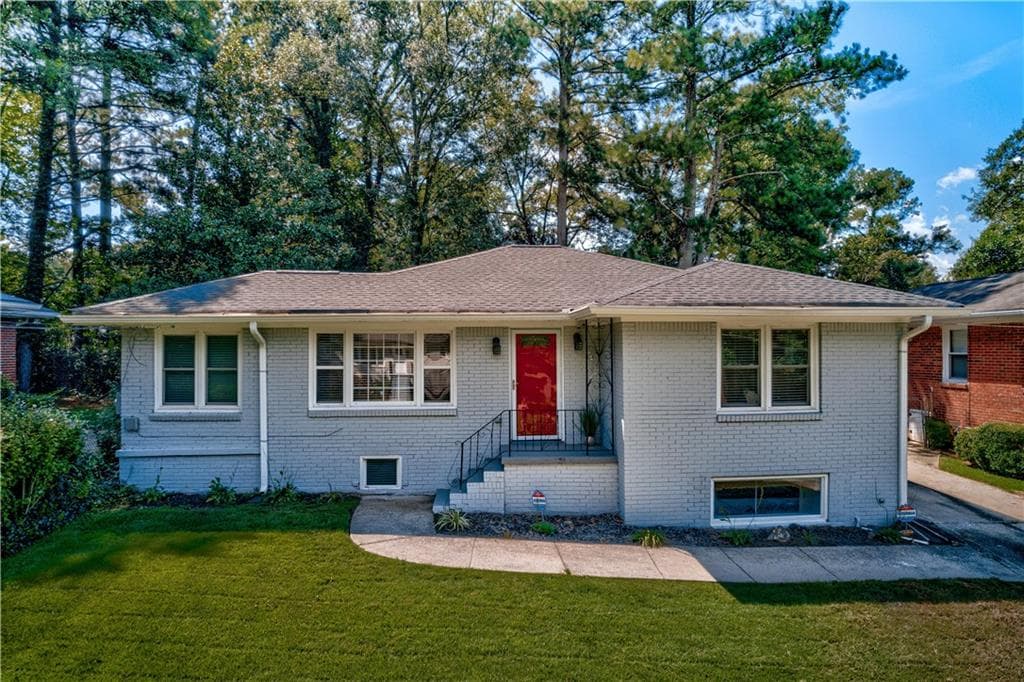 3 bedroom, 3 bathroom, 1,236 sq ft single family residence sold at 1930 Penelope Road, Atlanta, GA 30314