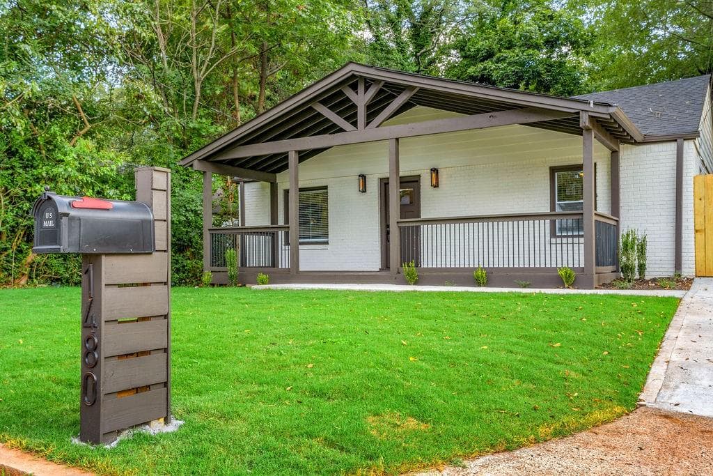 3 bedroom, 3 bathroom, 2,100 sq ft single family residence sold at 1480 Ezra Church Drive, Atlanta, GA 30314