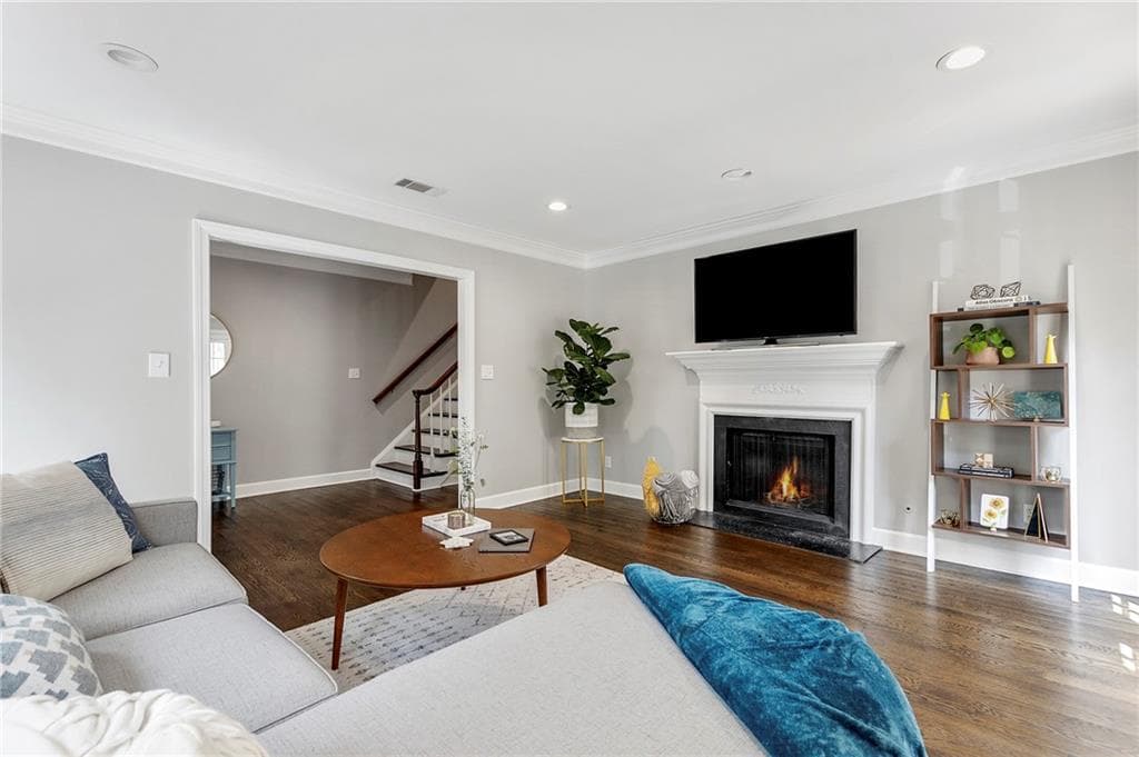 3 bedroom, 3 bathroom, 1,750 sq ft townhouse sold at 72 Mount Vernon Circle, Atlanta, GA 30338