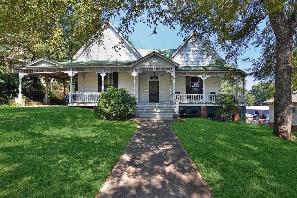 327 Maple Street, Carrollton, GA 30117 — most recent listing photo