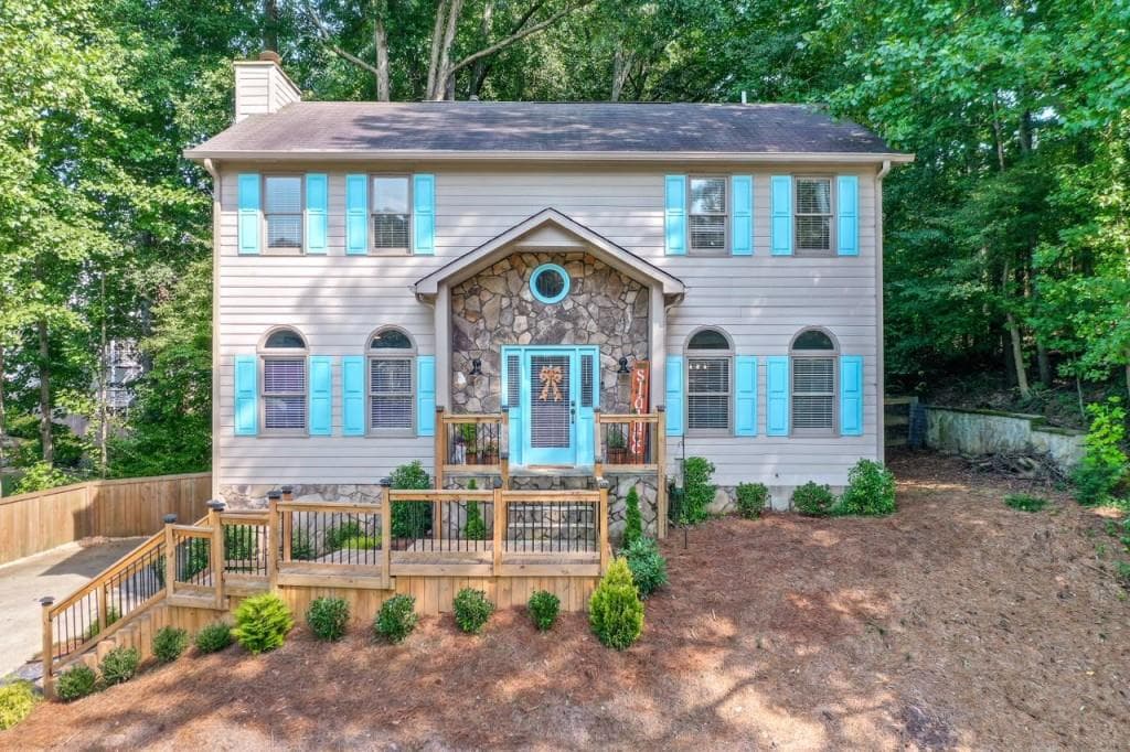 3 bedroom, 3 bathroom, 2,412 sq ft single family residence sold at 4825 Shallow Creek Drive, Kennesaw, GA 30144