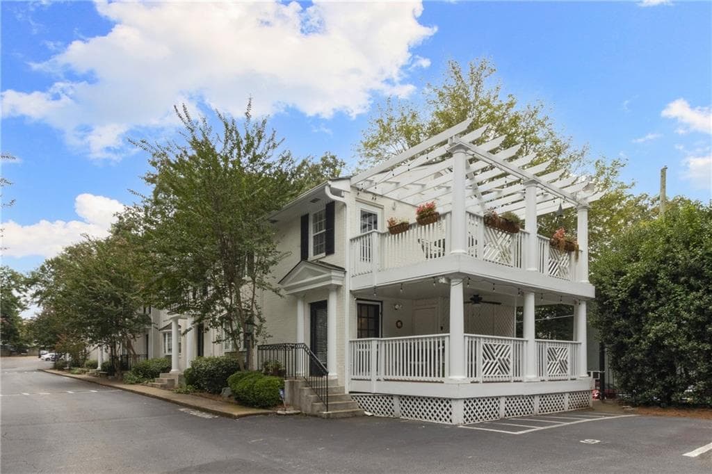 2 bedroom, 2 bathroom, 840 sq ft condominium sold at 841 Frederica Street 3, Atlanta, GA 30306