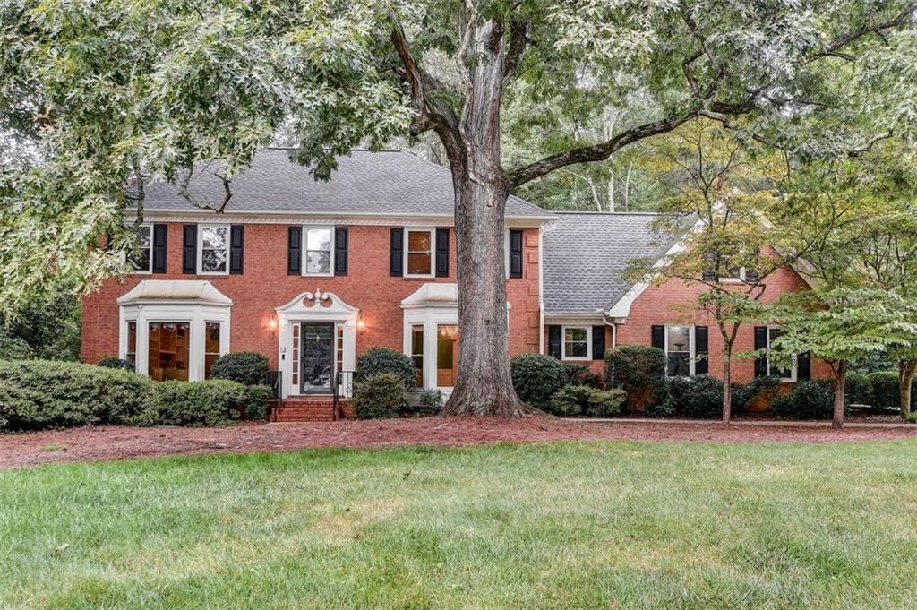 4 bedroom, 3 bathroom, 2,778 sq ft single family residence sold at 1629 Manhassett Farm Court, Atlanta, GA 30338