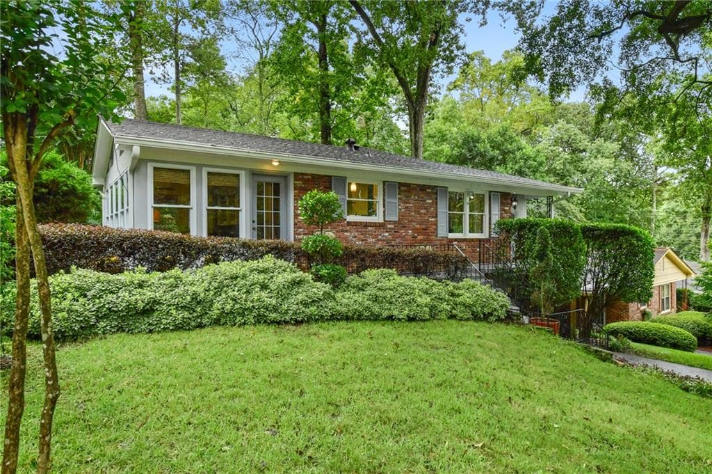 3 bedroom, 2 bathroom, 1,448 sq ft single family residence sold at 1165 Hampton Way, Atlanta, GA 30324
