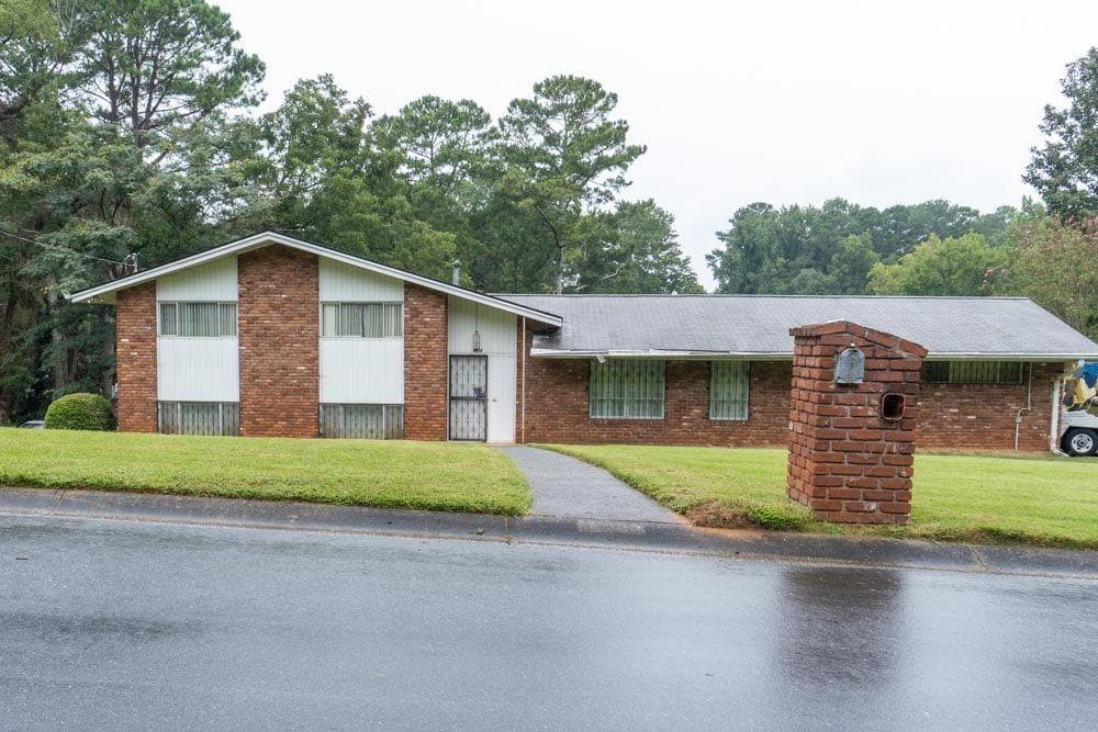3 bedroom, 2 bathroom, 1,655 sq ft single family residence sold at 4233 PALM SPRINGS Drive, East Point, GA 30344