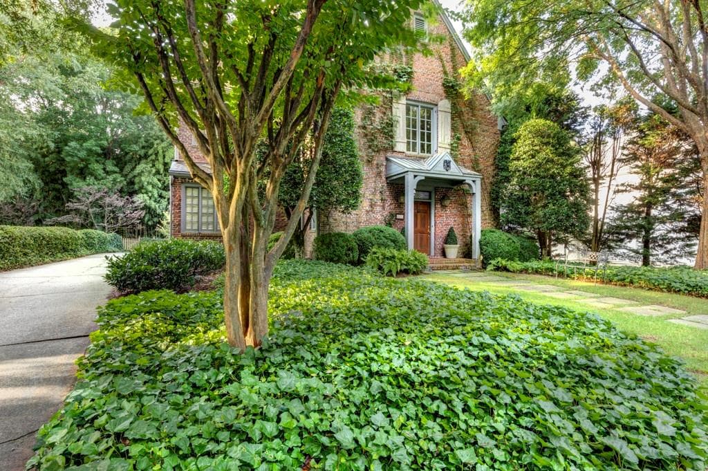 4 bedroom, 5 bathroom single family residence sold at 660 Collier Commons Circle, Atlanta, GA 30318