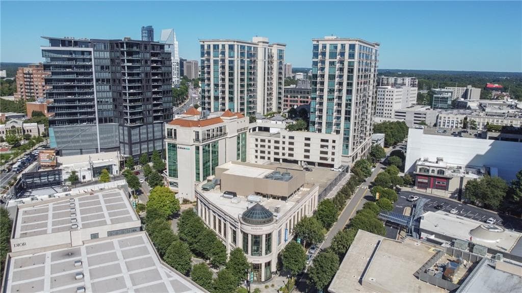 1 bedroom, 1 bathroom, 800 sq ft condominium sold at 3040 Peachtree Road 307, Atlanta, GA 30305