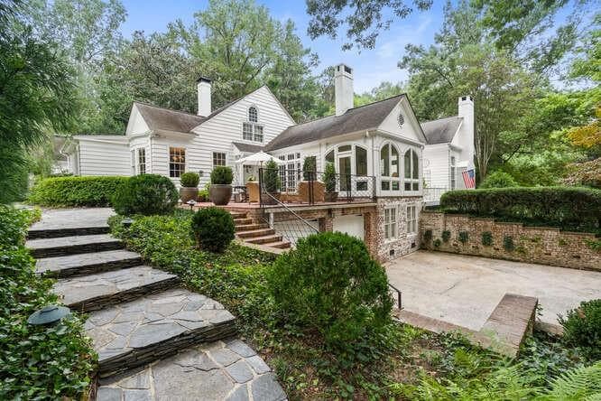 5 bedroom, 7 bathroom, 6,744 sq ft single family residence sold at 3777 Paces Ferry Road, Atlanta, GA 30327