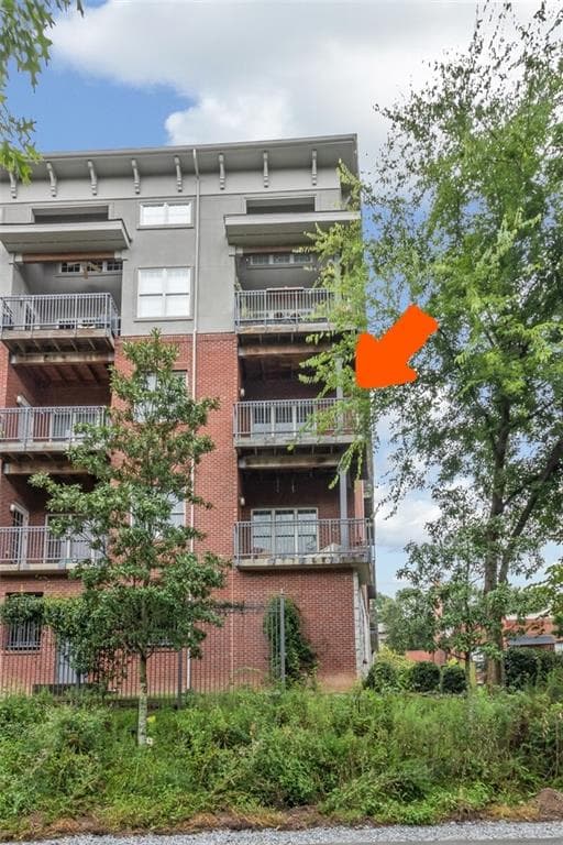 1 bedroom, 1 bathroom, 832 sq ft condominium sold at 680 Greenwood Avenue 305, Atlanta, GA 30306