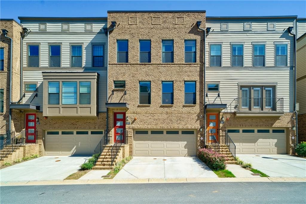 3 bedroom, 5 bathroom, 2,970 sq ft townhouse sold at 1015 Brandsford Street, Atlanta, GA 30318