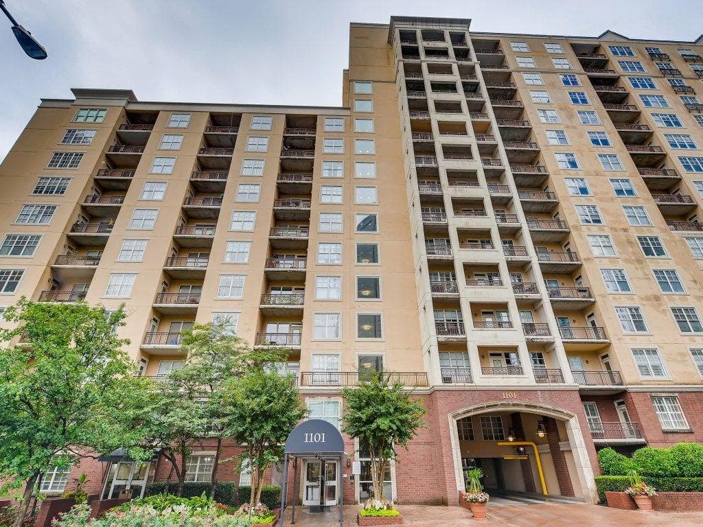2 bedroom, 2 bathroom, 1,158 sq ft condominium sold at 1101 Juniper Street 819, Atlanta, GA 30309