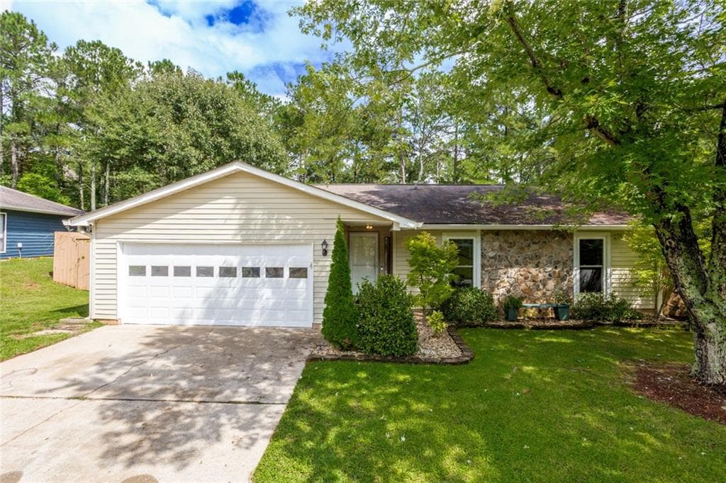 3 bedroom, 2 bathroom, 1,550 sq ft single family residence sold at 10285 Old Woodland Entry, Alpharetta, GA 30022