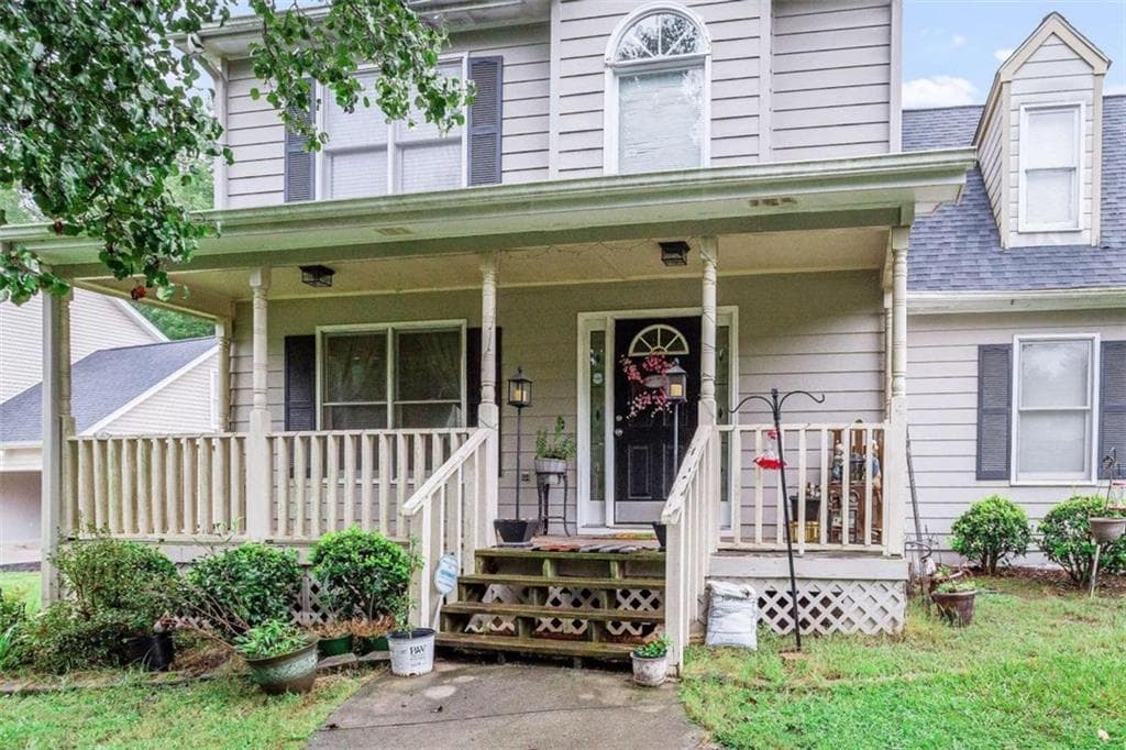 4 bedroom, 3 bathroom, 1,918 sq ft single family residence sold at 903 Oakview Drive, Winder, GA 30680